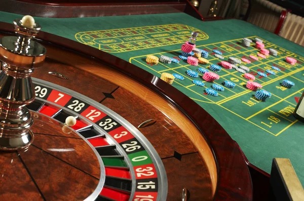 misterwin77 live dealer studio with multiple camera angles